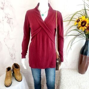 Women's V-Neck Sweater - Burgundy